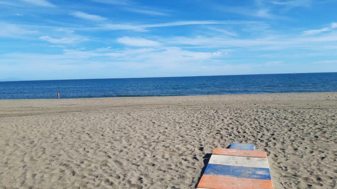 Las Plumas Beach توريمولينوس المظهر الخارجي الصورة